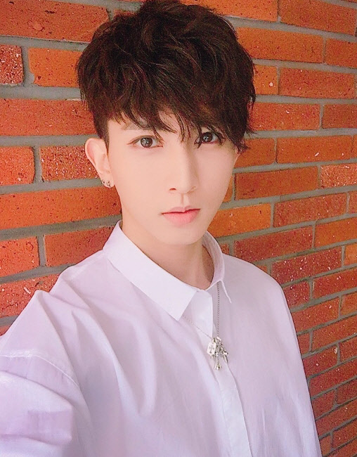 6일 유키스의 멤버 기섭(본명 이기섭)이 뮤직비디오 촬영 도중 부상을 입었다.<기섭 인스타그램 캡쳐>